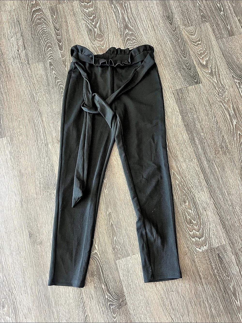 SHEIN Paperbag Waist Belted Pants Black Size Medium